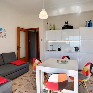 Floor Bentivoglio Apartment