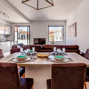 https://lisbon-palace-apartment-lisbon.hotels-lisbon-portugal.com
